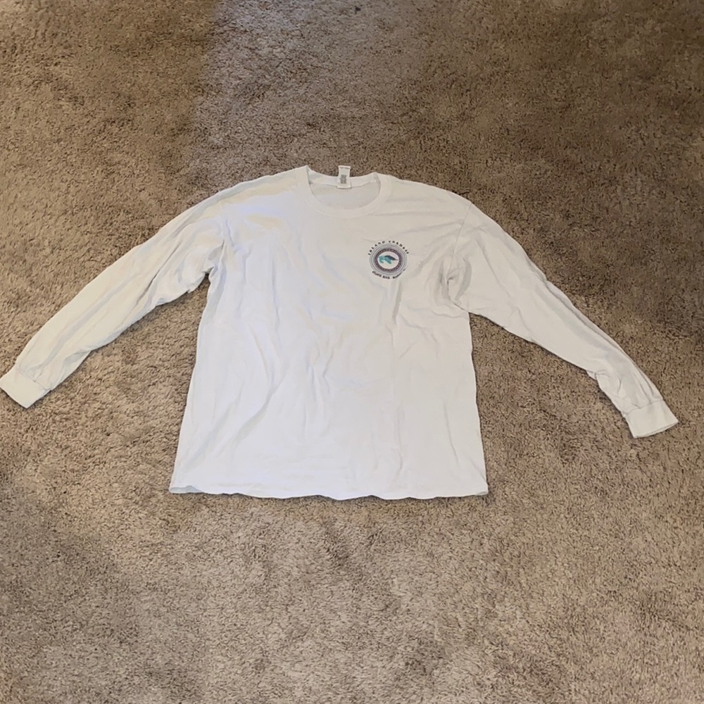 Women’s Island Traders tee